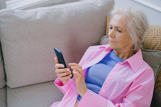 Red Flags At Home: What Early Signs Could Mean About Your Parent’s Health