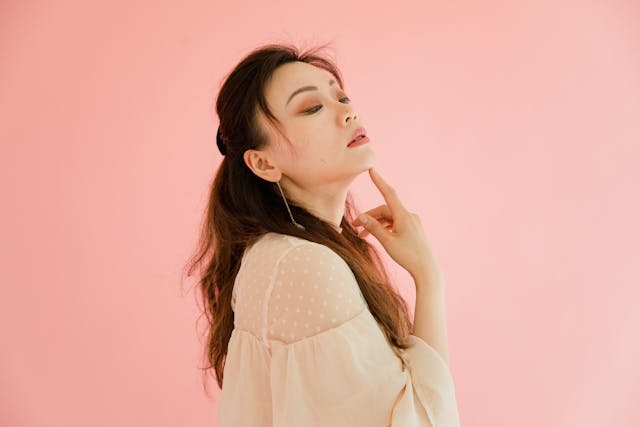 How To Remove Unwanted Hair From The Chin Area